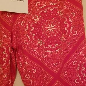 Agnes & Dora Pants - ❤NWT Agnes & Dora Red Bandana print leggings XL Agnes & Dora Pants - ❤NWT Agnes & Dora Red Bandana print leggings XL